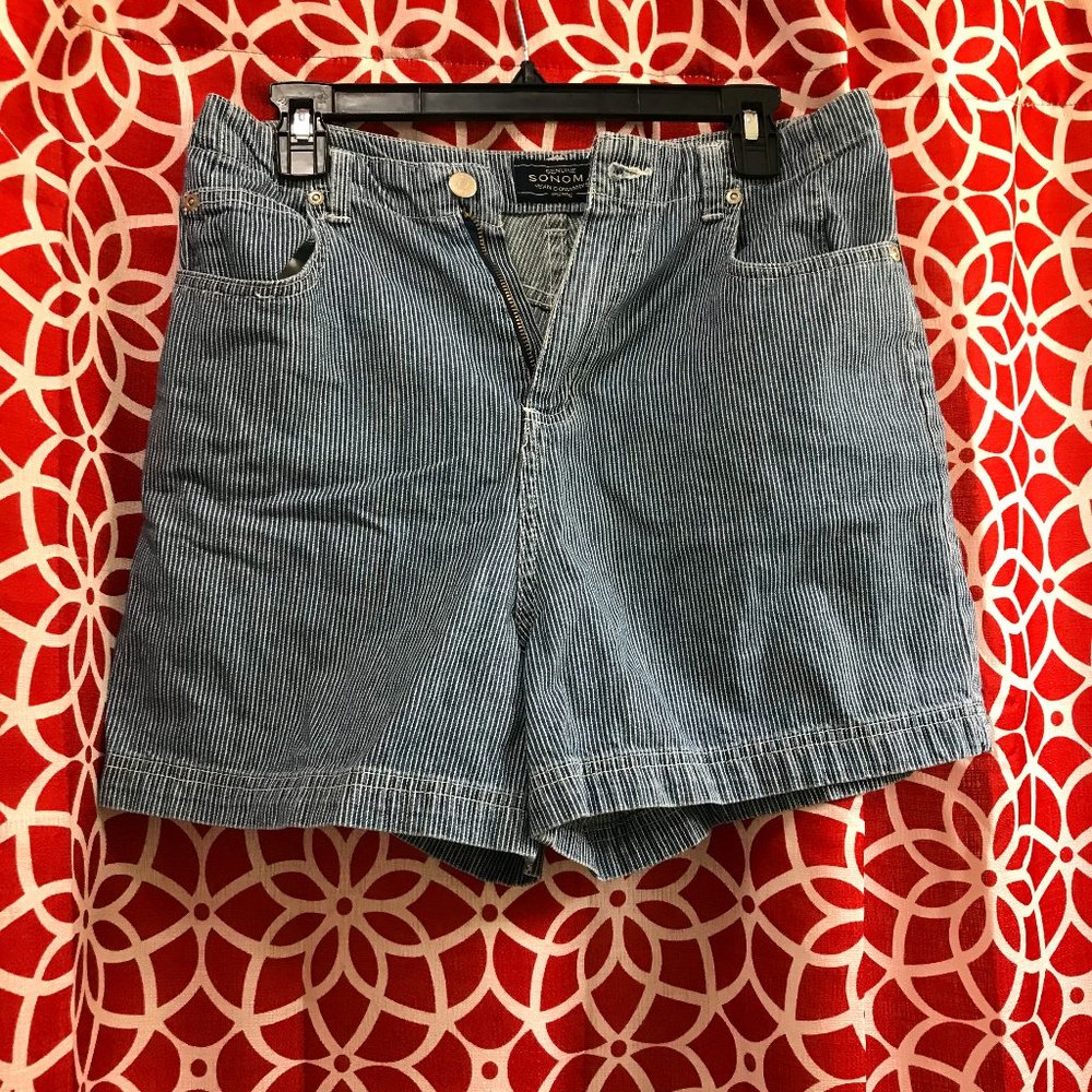 Cute high waisted jean shorts!